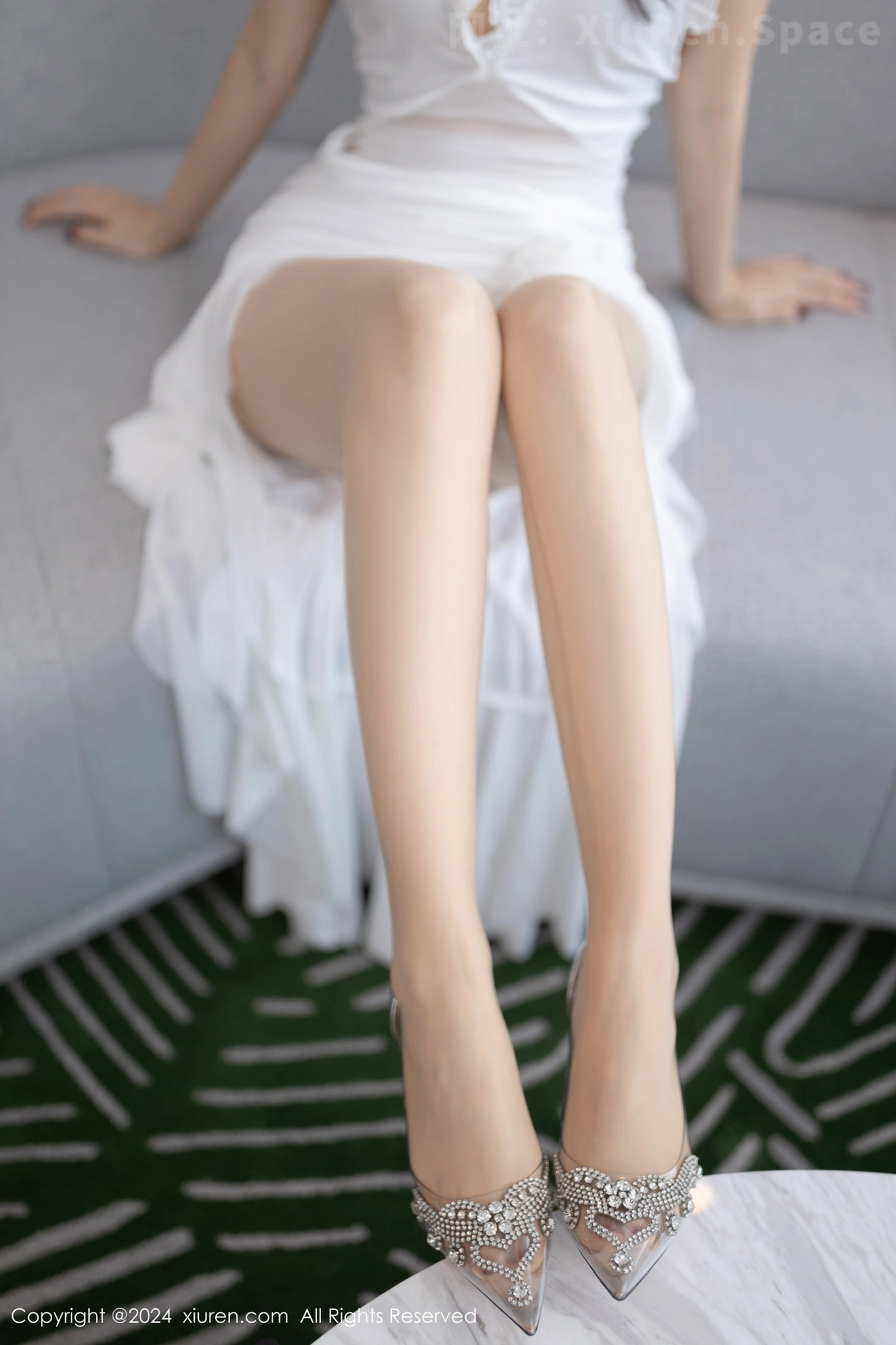 图片[5]-[XiuRen秀人网] VOL.9276 模特鱼子酱Fish性感白色连衣裙露超薄连体肉丝秀曼妙身姿诱惑写真80P-秀人网官方网站